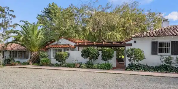 6141 Lago Lindo