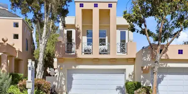 819 Lakeshore Drive