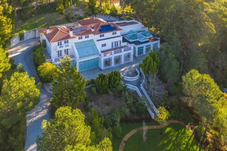 15 Boroughwood Place