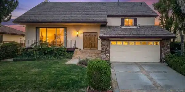 28525 Covecrest