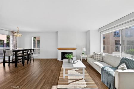 22123 S Figueroa Street