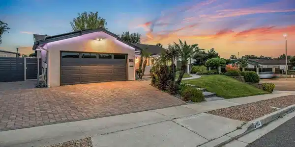 902 Monterey Ct