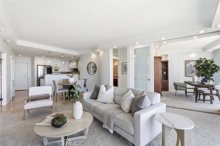 700 E Ocean Boulevard