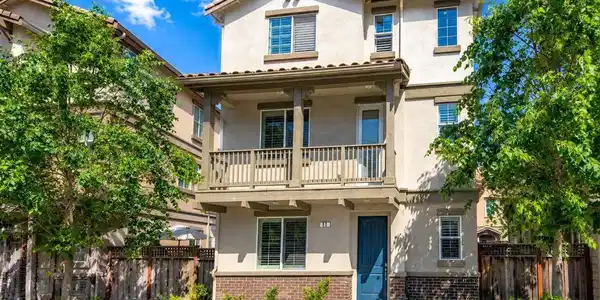 63 Austin Ave