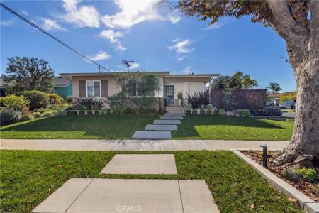 6702 E El Salvador Street