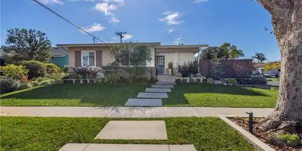 6702 E El Salvador Street