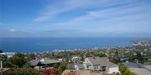 1375 La Mirada