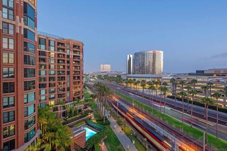 500 W Harbor Drive