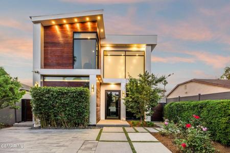 829 Flower Avenue