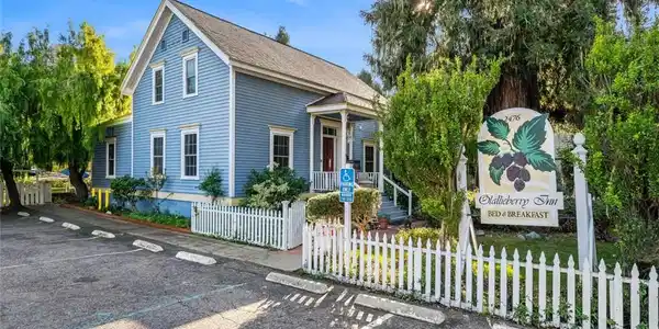 2476 Main Street