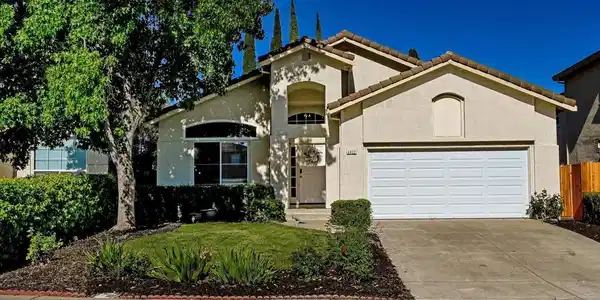 4932 Bridle Way