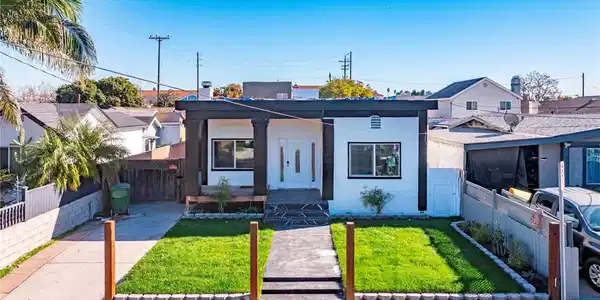 1262 N Lagoon