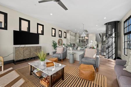 907 S Tremont Street