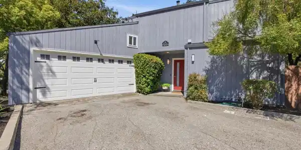 982 Wright Avenue