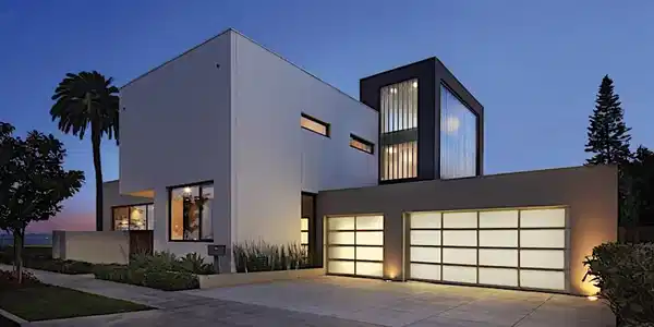 2767 E Ocean