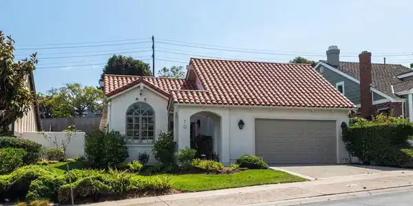 10 Village Circle