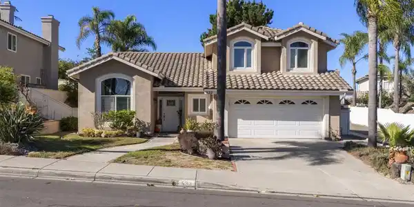 633 Cantara Ln