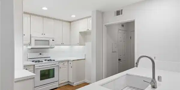 110 La Mirage