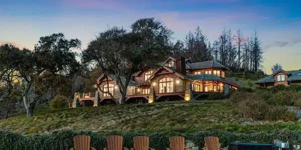 2088 Green Oaks