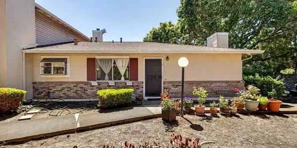 2567 El Portal Dr
