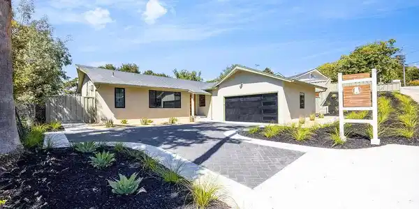 132 Lakeshore Drive