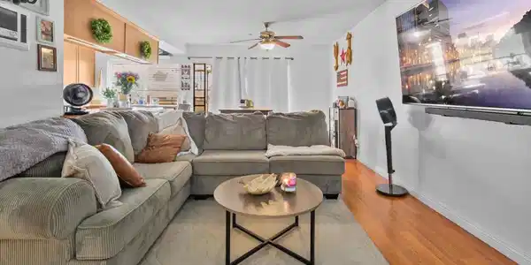 615 Fredricks Ave