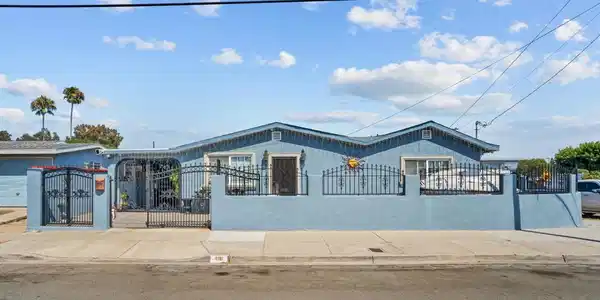 5101 Roscrea Avenue