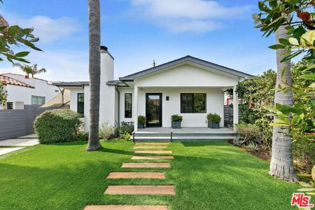 1025 Nowita Place