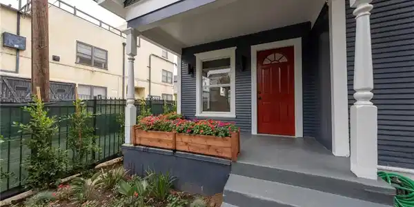 532 W 5th Street