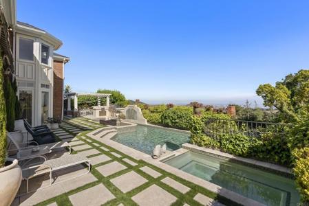 6815 La Jolla Scenic Drive