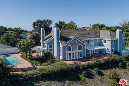 6080 Merritt Drive