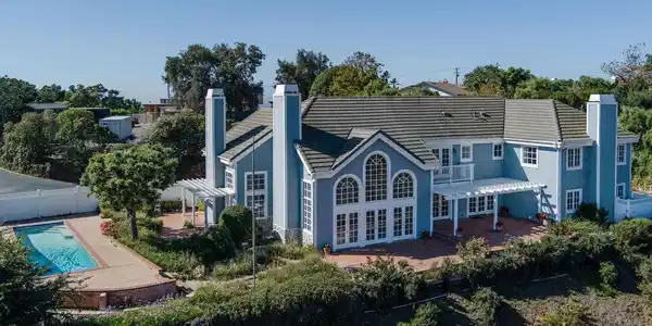6080 Merritt Drive