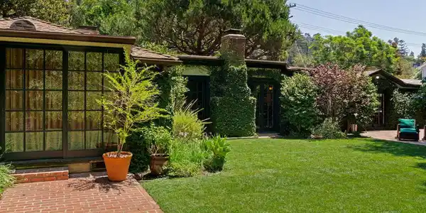 1821 Mandeville Canyon Road