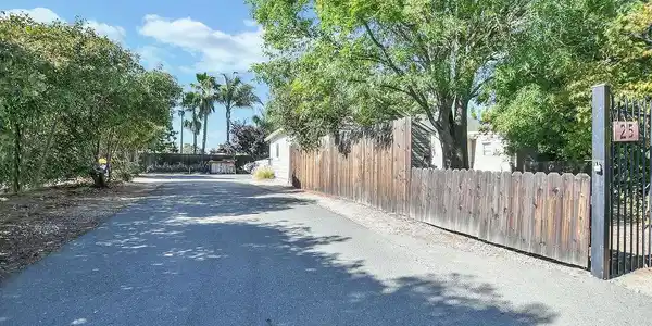 25 Megan Ct