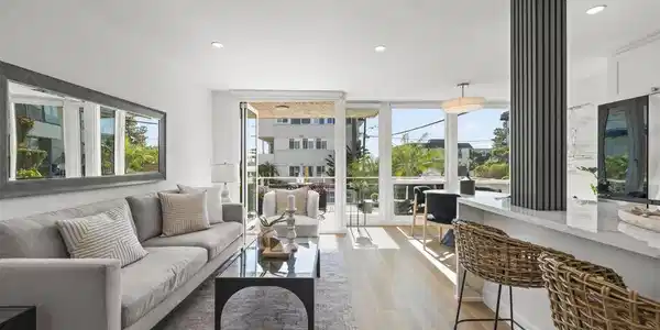 3920 Riviera Dr
