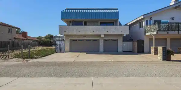 4900 Oceanaire Street