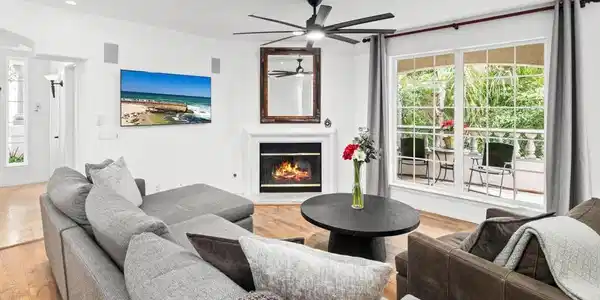 2842 Torrey Pines Rd