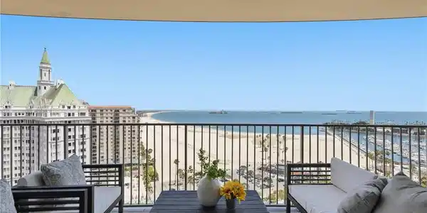 700 E Ocean Boulevard