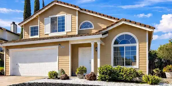 5136 Grass Valley Way