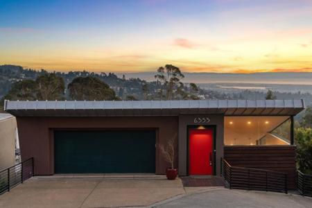 6353 Skyline Blvd