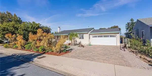8638 Yorktown Ave.