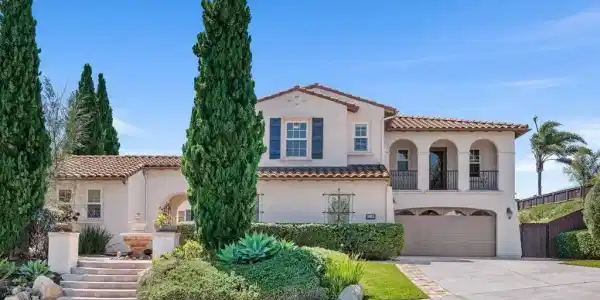 3229 Sitio Montecillo
