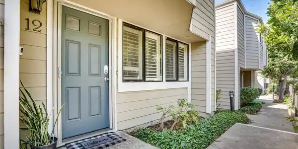 12 Latitude Court