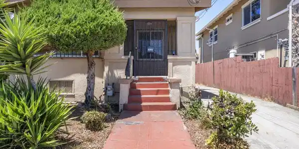 1439 92nd Ave.