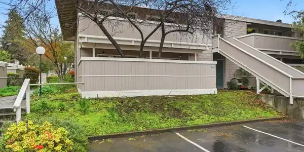 500 W Middlefield Road
