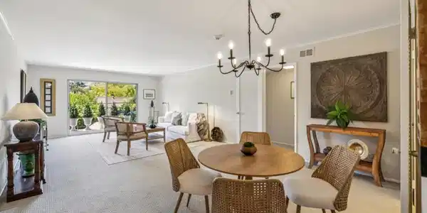 1915 Mount Vernon Court