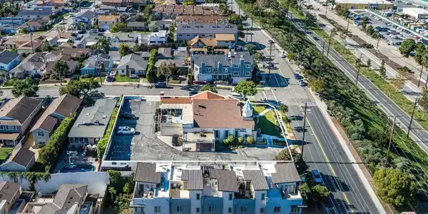 500 E Imperial Avenue