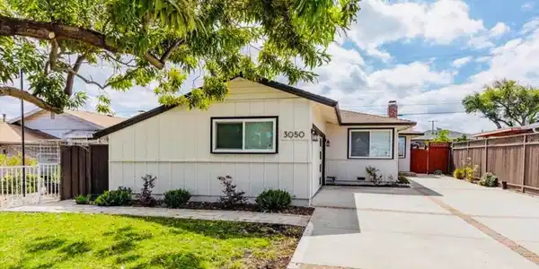 3050 Machado Avenue