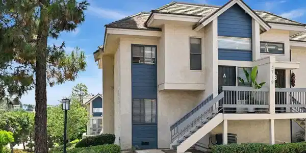3719 Balboa Ter
