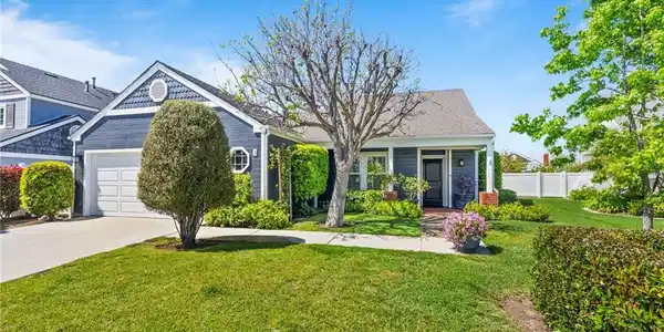 3 Treethorne Circle